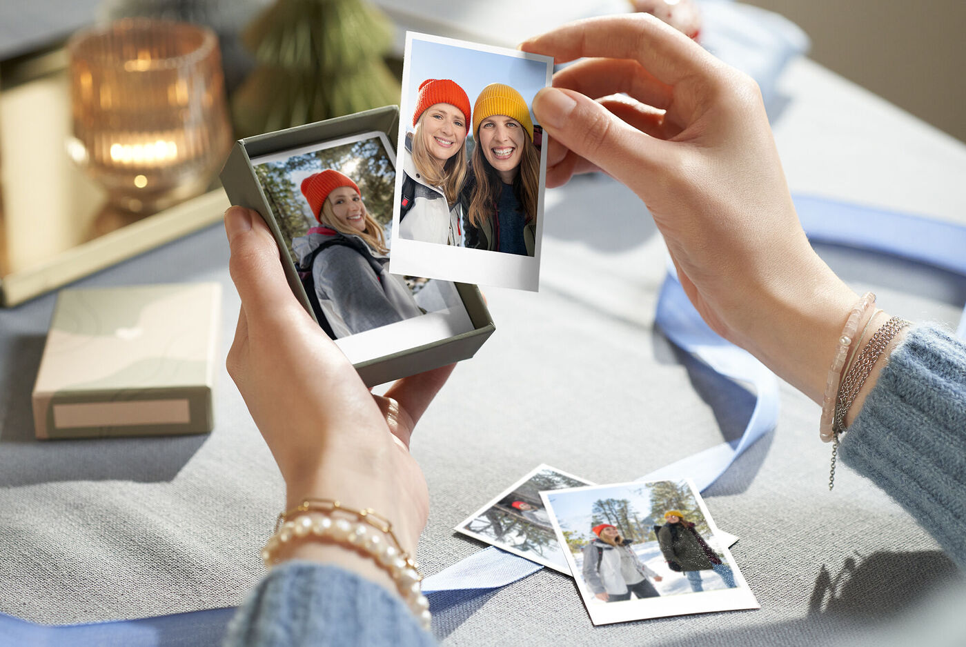 Petites photo imprimées avec leur boîte